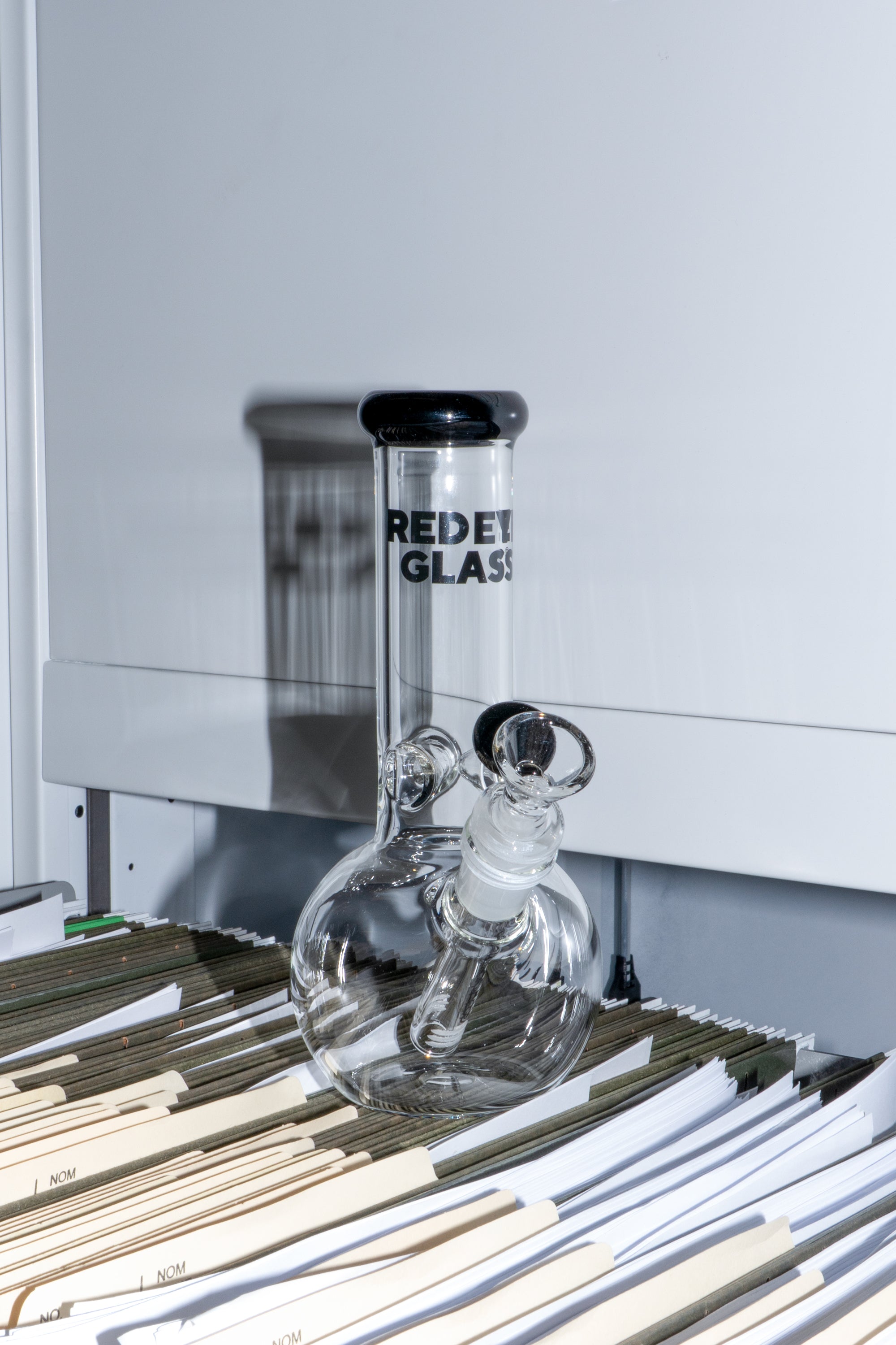 Red Eye Glass 8" Bubble Base Water Pipe