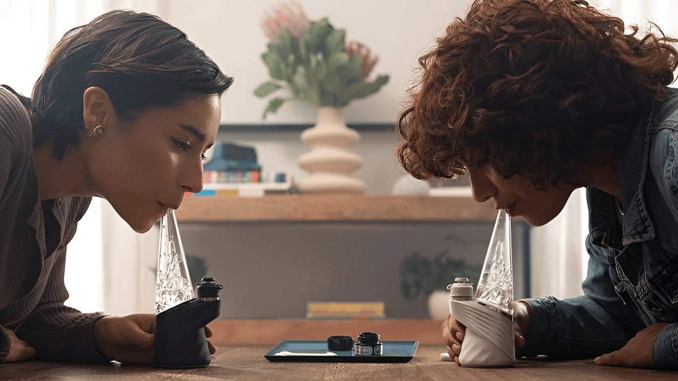 How to Use a Dab Rig: A Beginner's Guide - Canadian Vaporizers