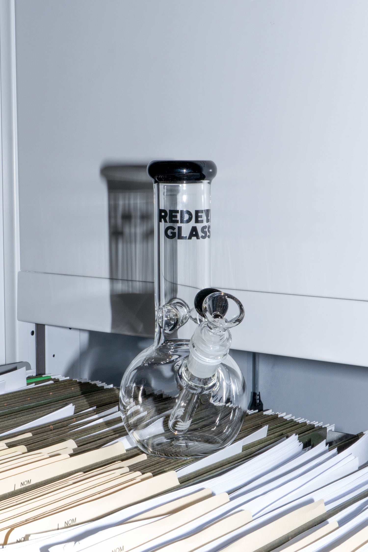 Red Eye Glass 8" Bubble Base Water Pipe