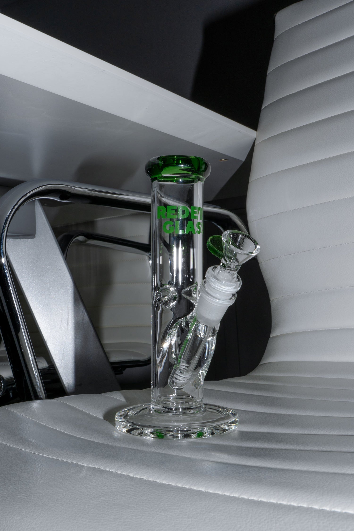 Red Eye Glass 8" Straight Base Water Pipe