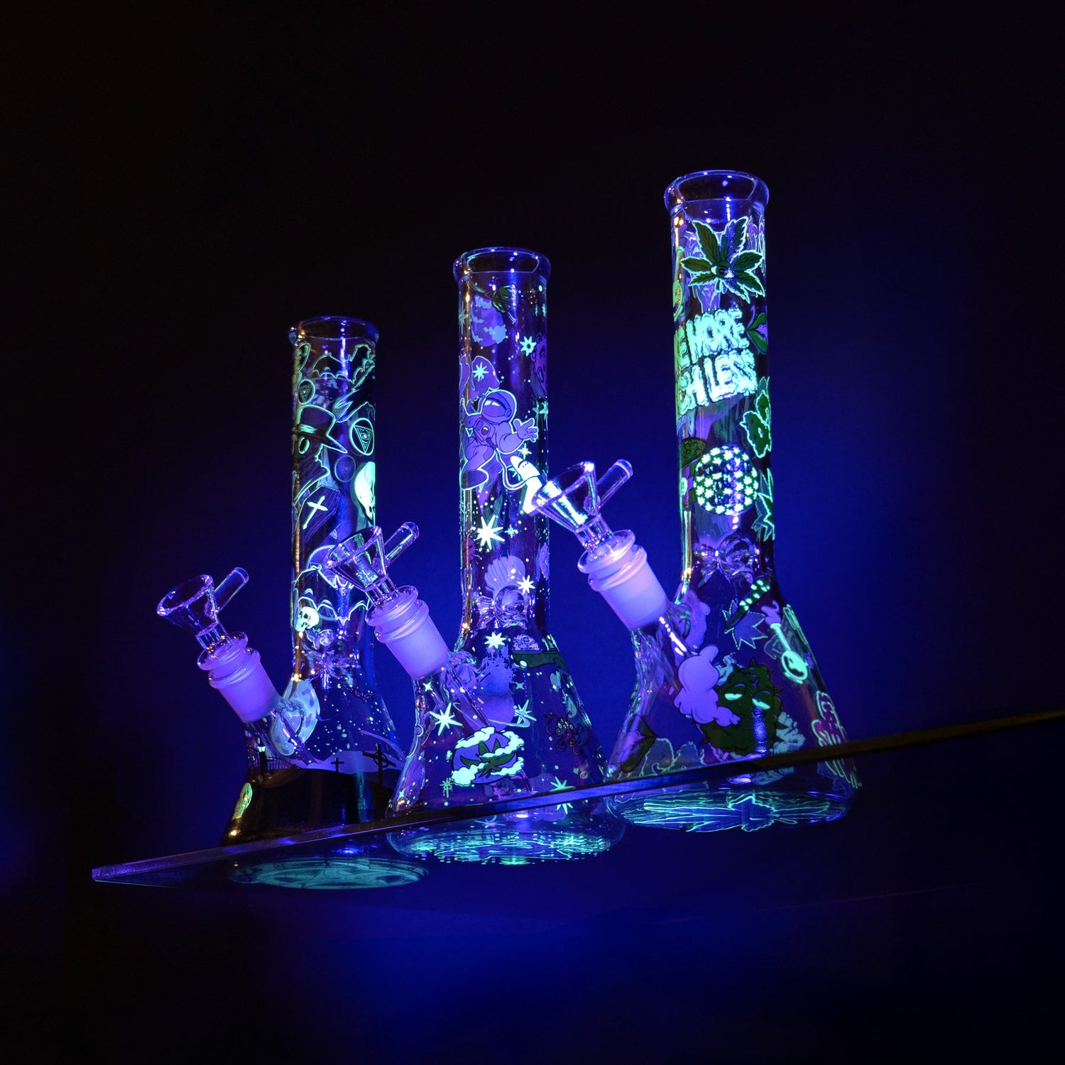 Red Eye Glass 10" Glow-in-the-Dark Cemetery Water Pipe