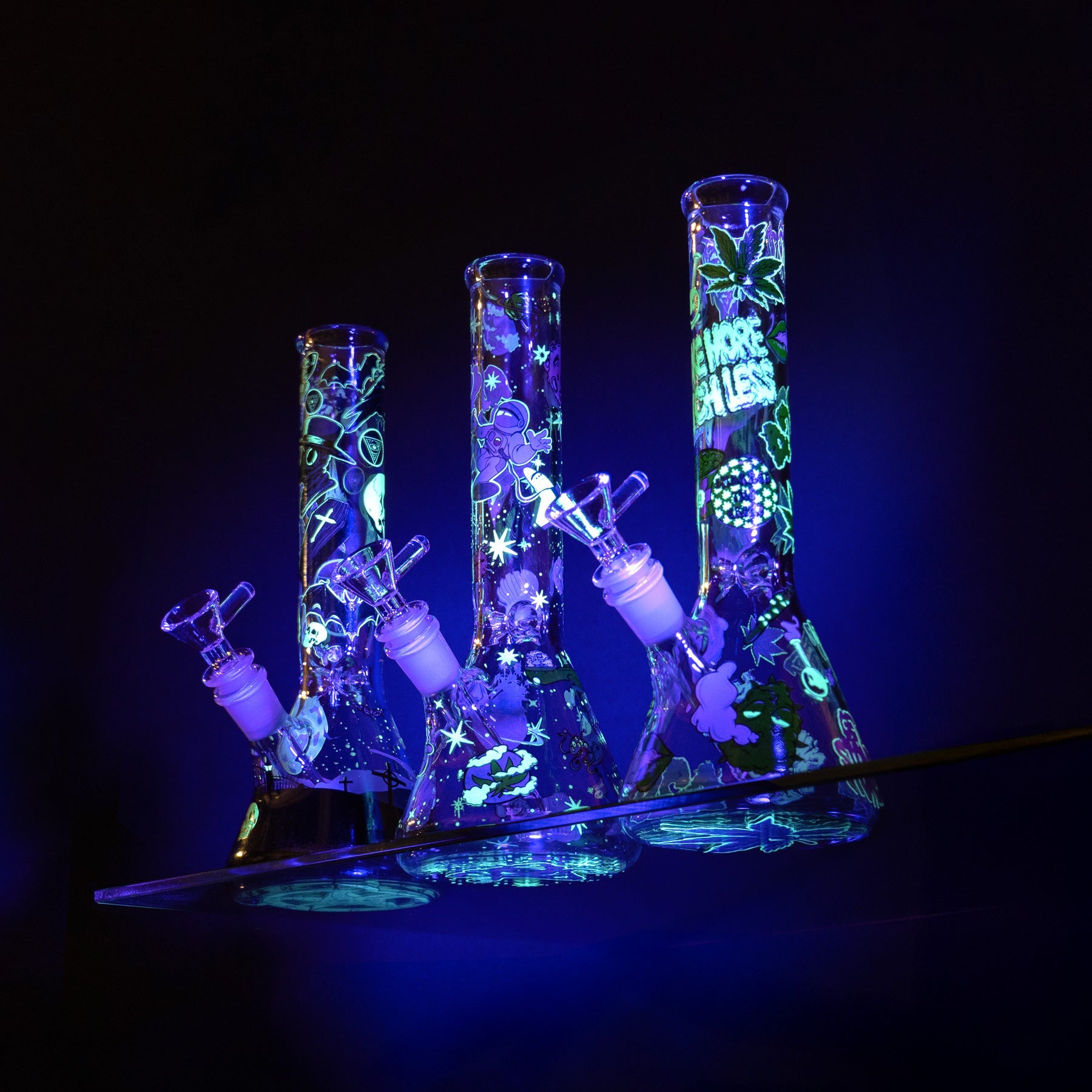 Red Eye Glass 10" Glow-in-the-Dark Cemetery Water Pipe